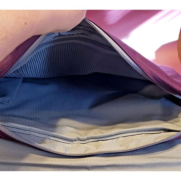 NWT - Skyway - Softside Computer/Messenger/Travel Bag - Crossbody Luggage piece - Picture 5 of 9